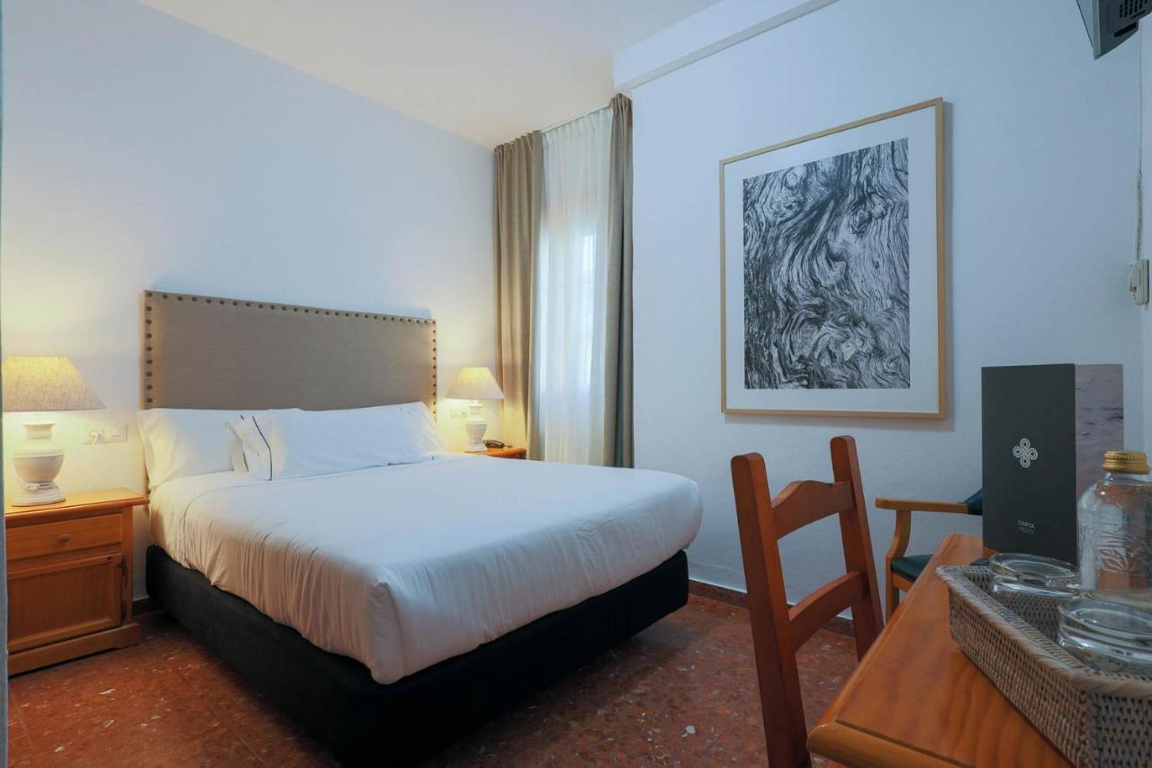 Hotel Tugasa El Almendral